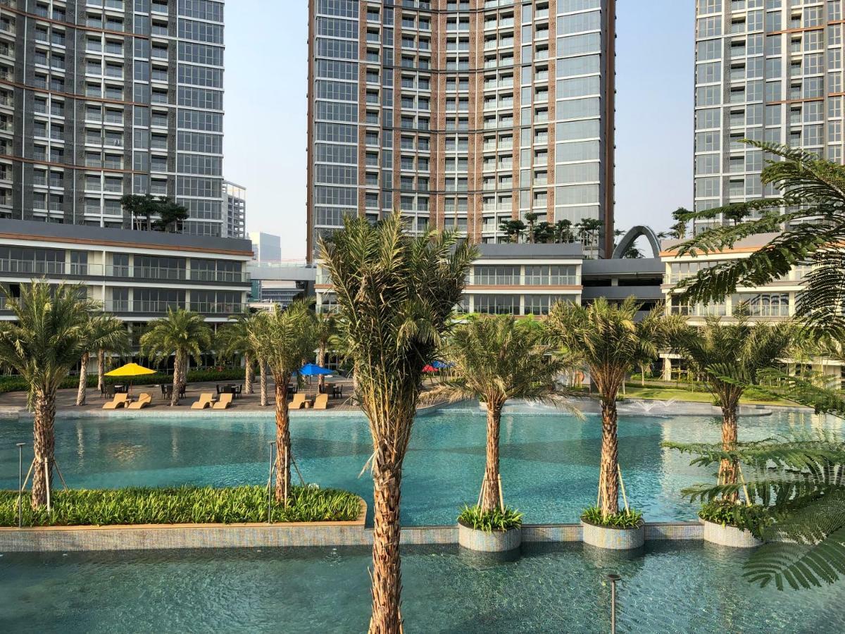 Gold Coast Pik Sea View Apartments By Longesuites Джакарта Екстер'єр фото